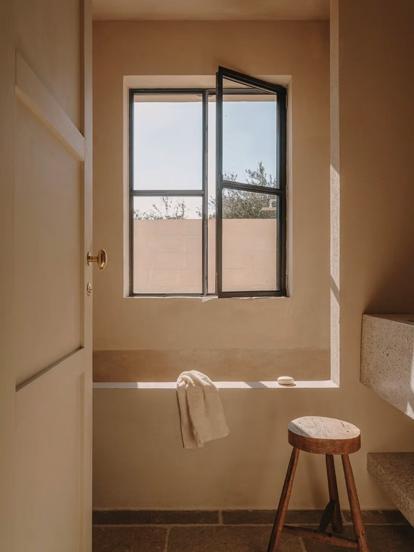nina-maya-residences-villa-rosata-bathroom-window-and-bathtub Villa Rosata, Carovigno, Puglia Marie Schyberg