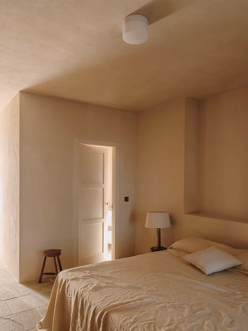 nina-maya-residences-villa-rosata-bedroom-neutral-interior Villa Rosata, Carovigno, Puglia Marie Schyberg